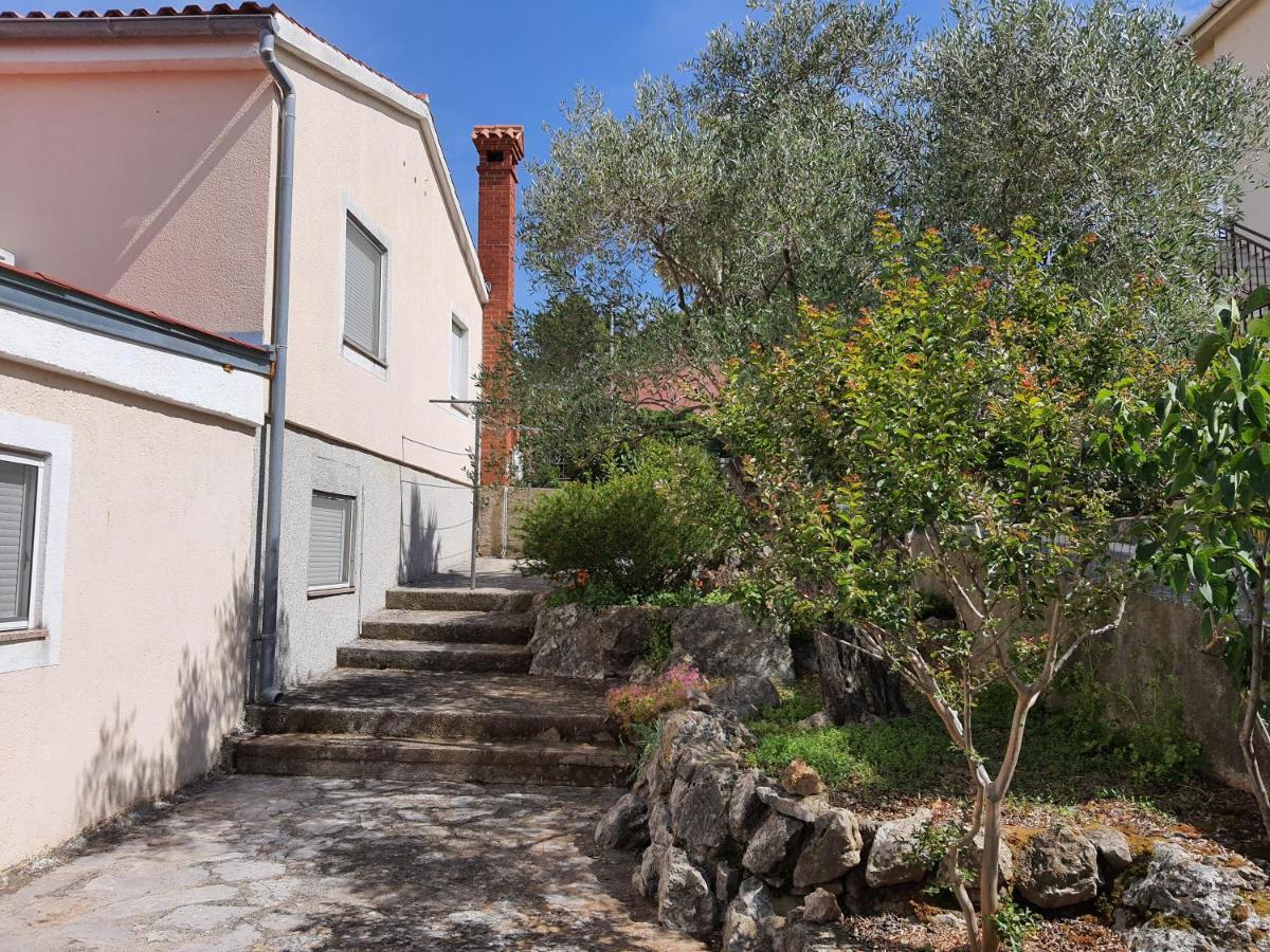 Apartments Vesna Avsec - Krk Town Exterior photo